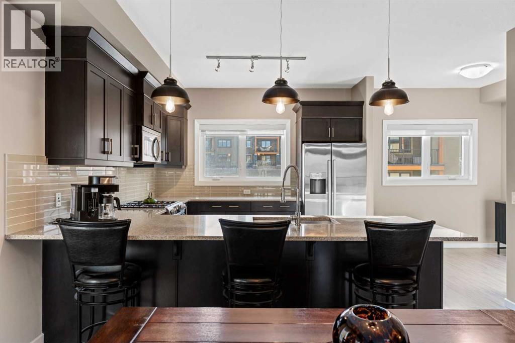 403 Valley Ridge Manor Nw, Calgary, AB