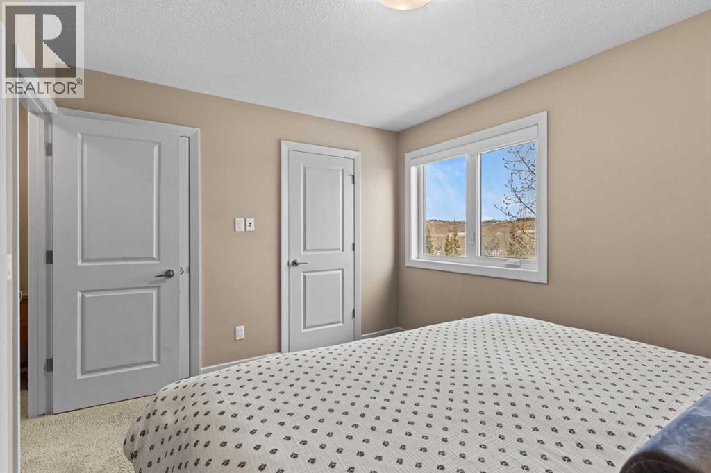 403 Valley Ridge Manor Nw, Calgary, AB