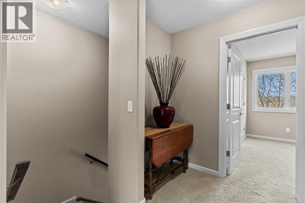 403 Valley Ridge Manor Nw, Calgary, AB