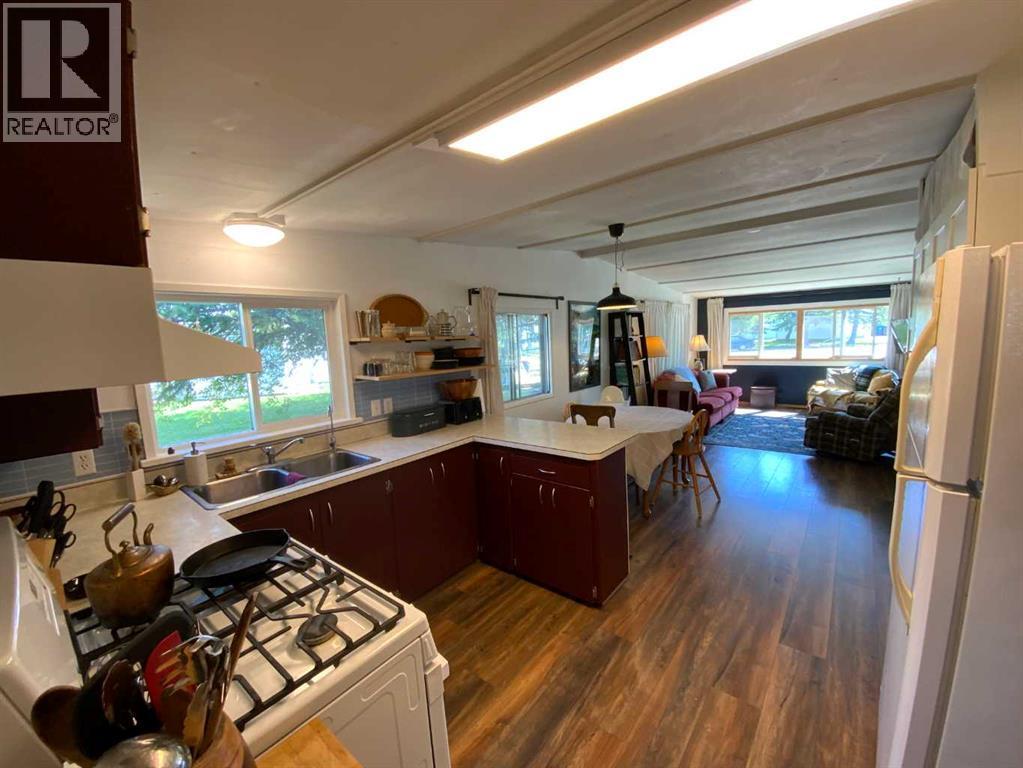 23 Mobile Drive Ne, Three Hills, AB