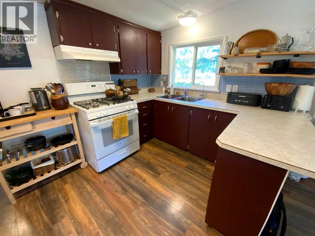 23 Mobile Drive Ne, Three Hills, AB