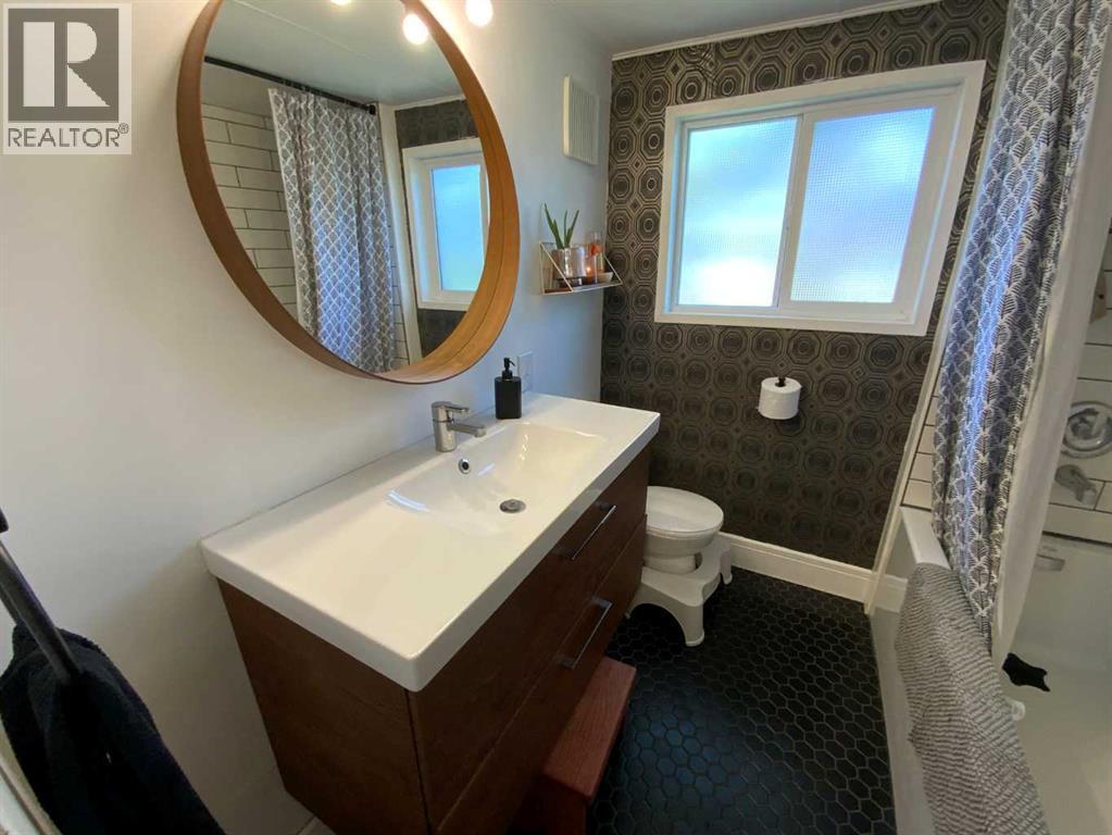 23 Mobile Drive Ne, Three Hills, AB