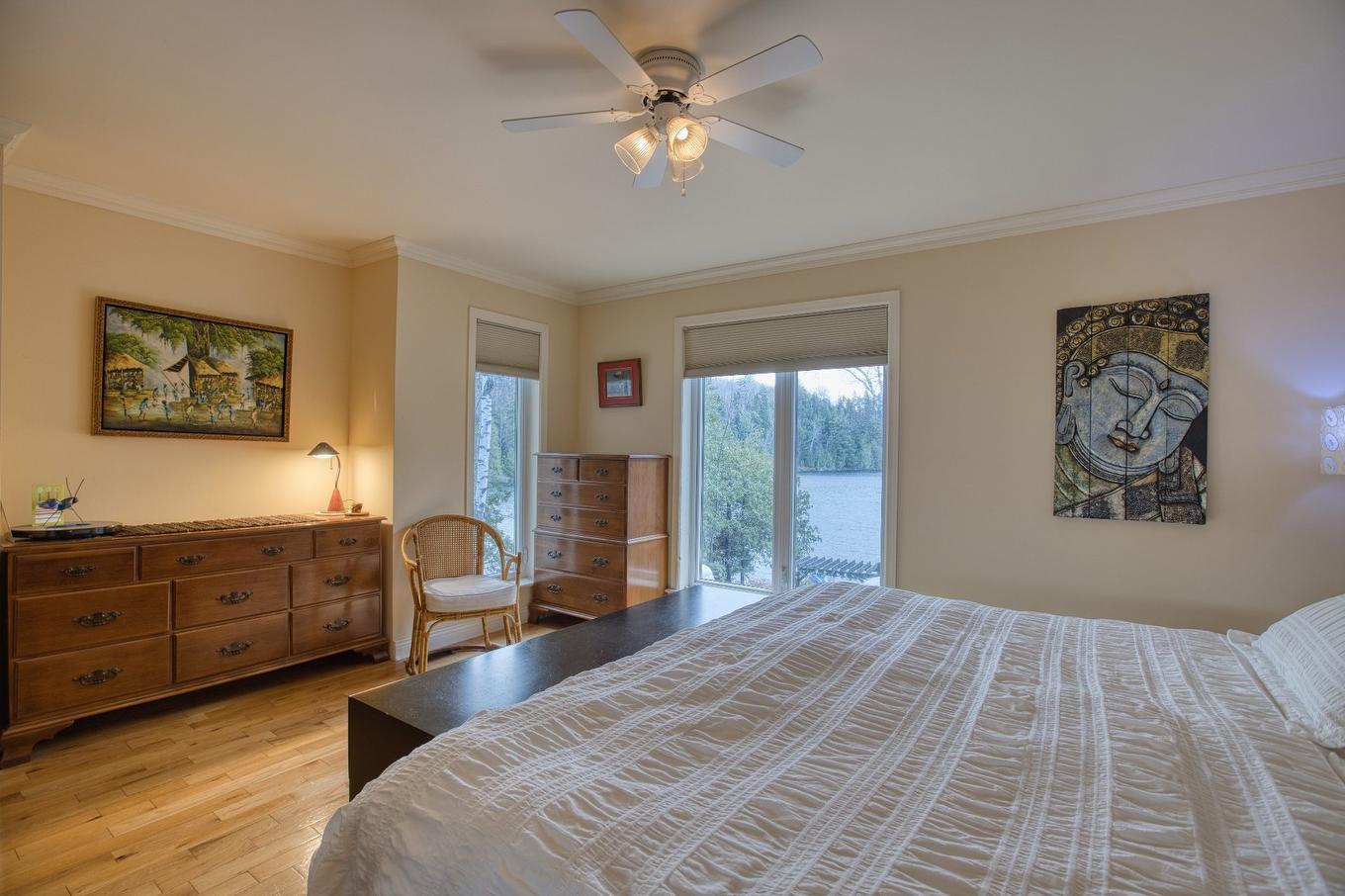 Chambre à coucher principale - 39 Rue Tracy, Saint-Hippolyte, QC - Indoor Photo Showing Bedroom