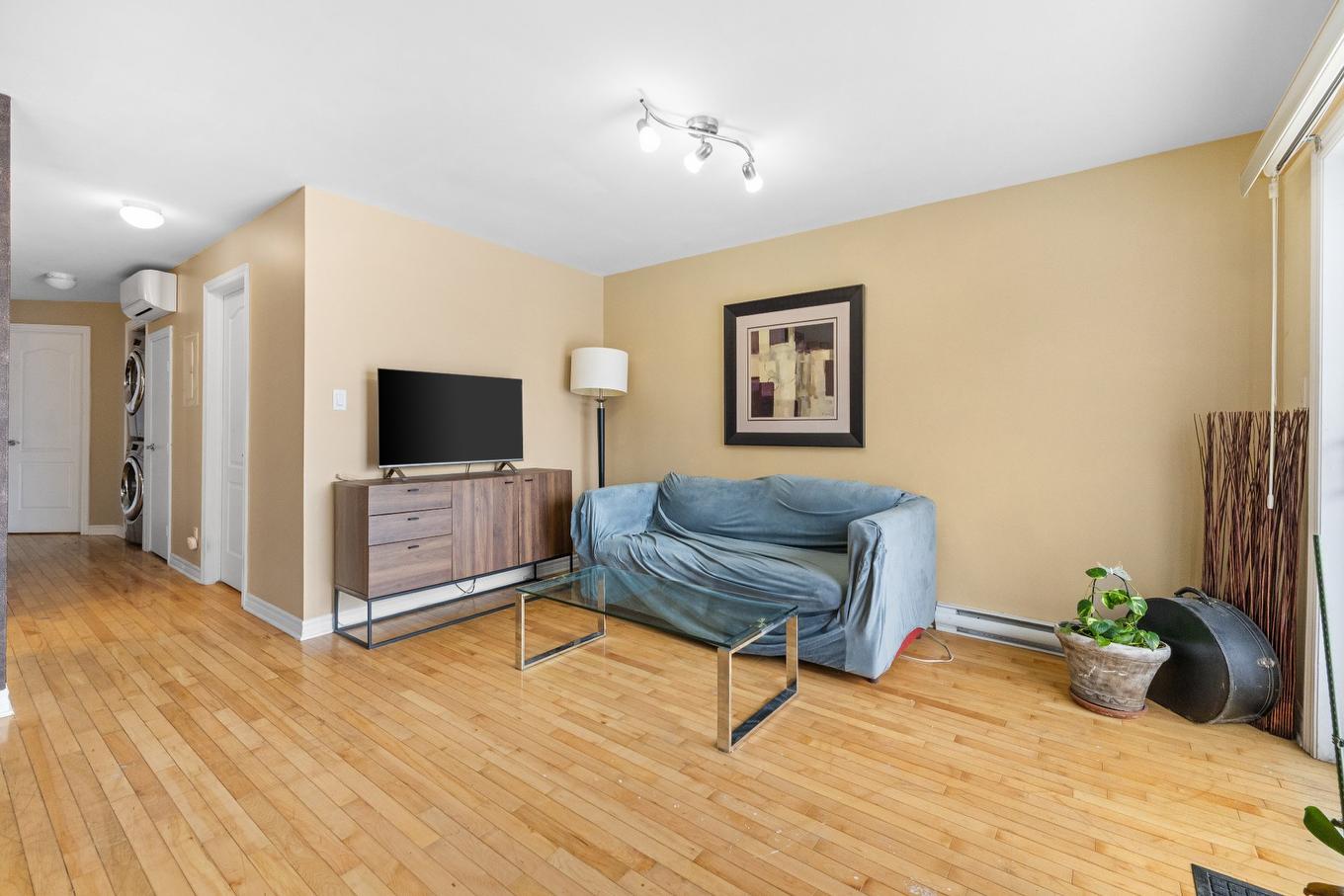 Living room - 104-10300 Av. Larose, Montréal (Ahuntsic-Cartierville), QC - Indoor