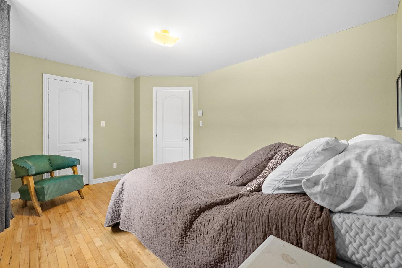 Primary bedroom - 104-10300 Av. Larose, Montréal (Ahuntsic-Cartierville), QC - Indoor Photo Showing Bedroom