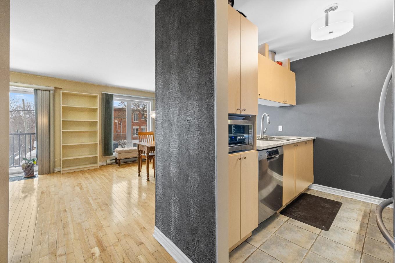 Kitchen - 104-10300 Av. Larose, Montréal (Ahuntsic-Cartierville), QC - Indoor Photo Showing Kitchen
