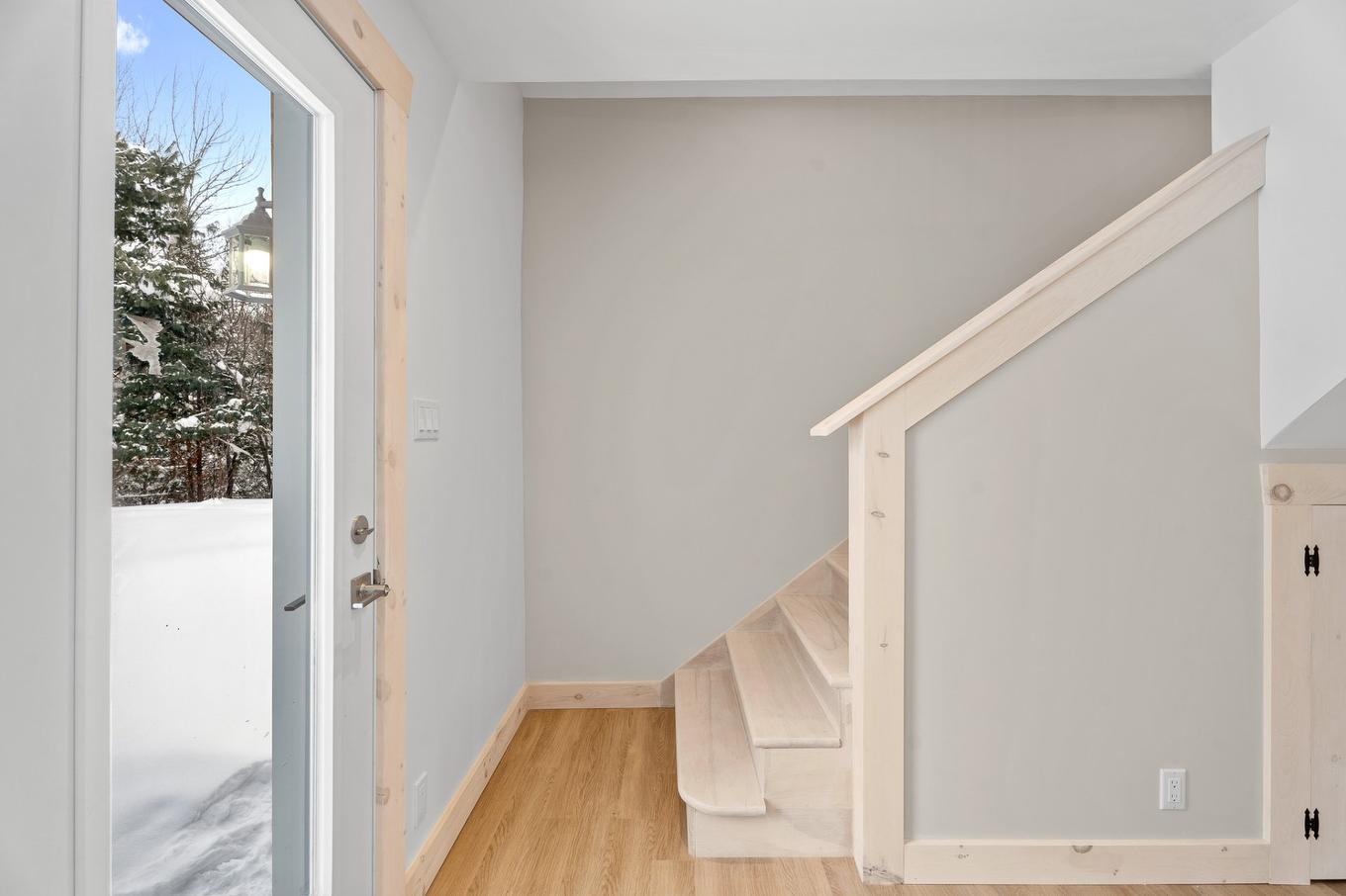 Escalier - 31 Ch. Du Domaine-Roger, Lac-Supérieur, QC - Indoor Photo Showing Other Room