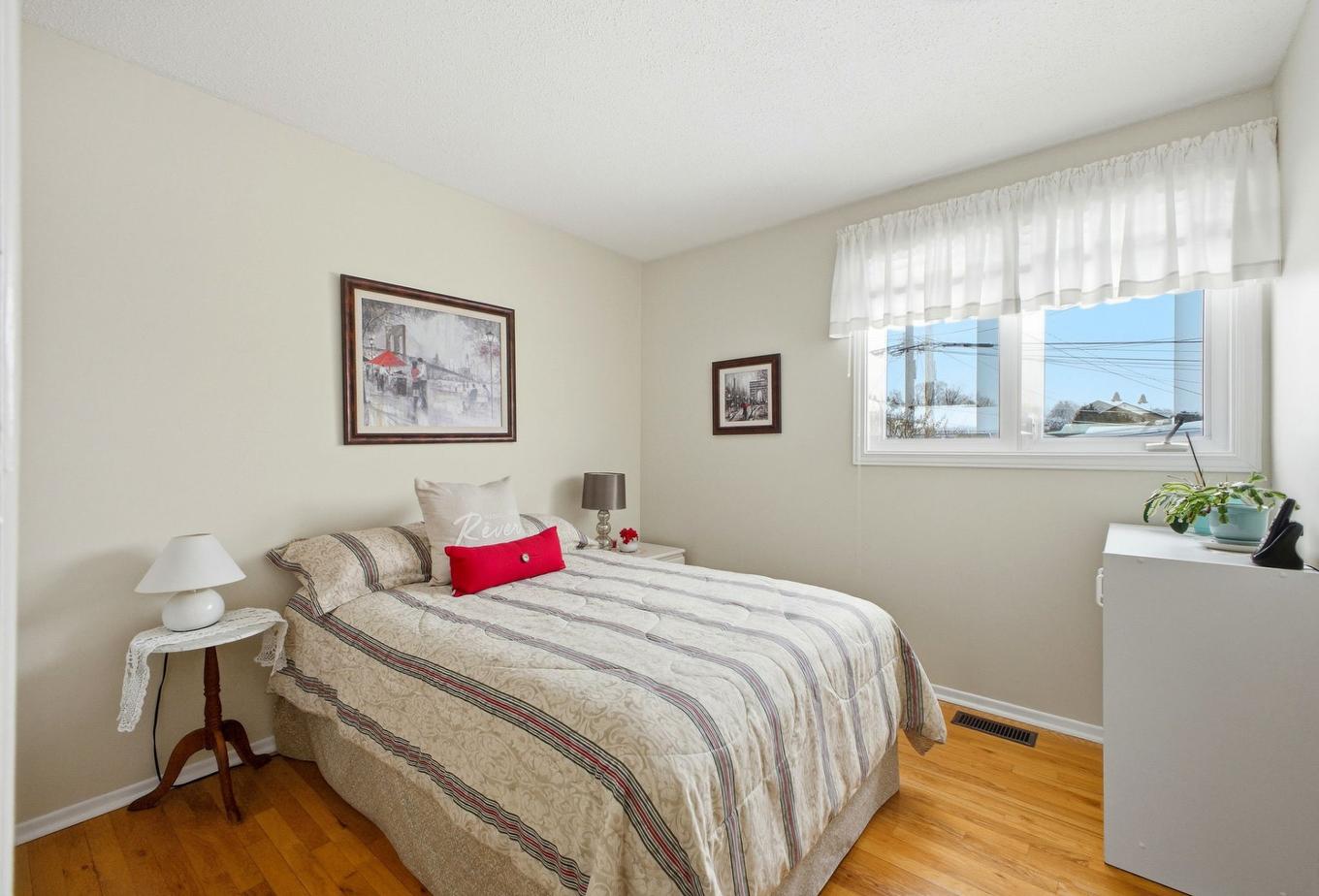 Bedroom - 5 Rue Aline, Gatineau (Gatineau), QC - Indoor Photo Showing Bedroom