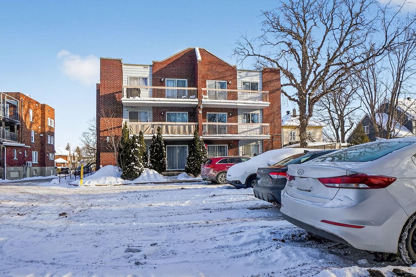Face arrière - 12-500 Rue Ste-Hélène, Longueuil (Le Vieux-Longueuil), QC - Outdoor With Balcony With Facade