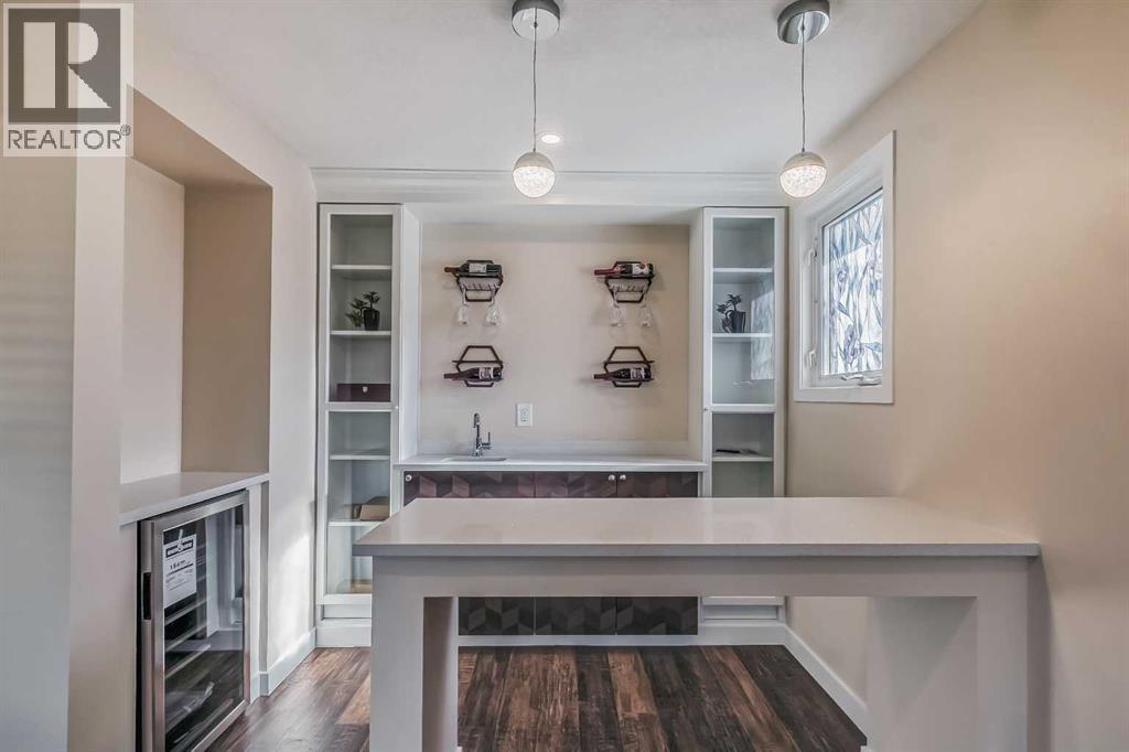 23 Cheltenham Road Nw, Calgary, AB - Indoor Photo Showing Other Room