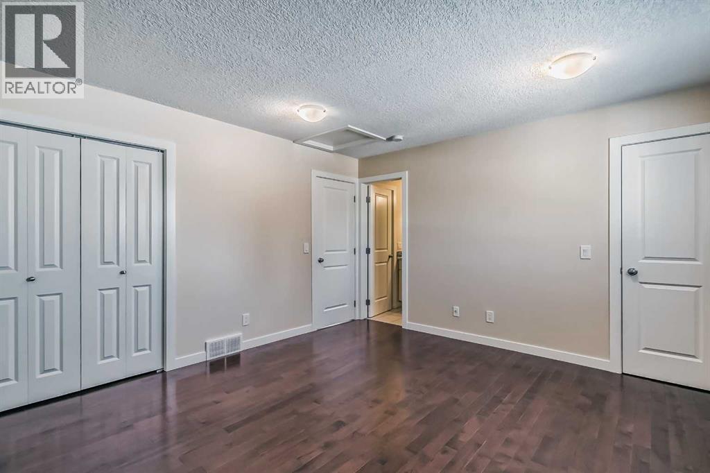 23 Cheltenham Road Nw, Calgary, AB - Indoor Photo Showing Other Room