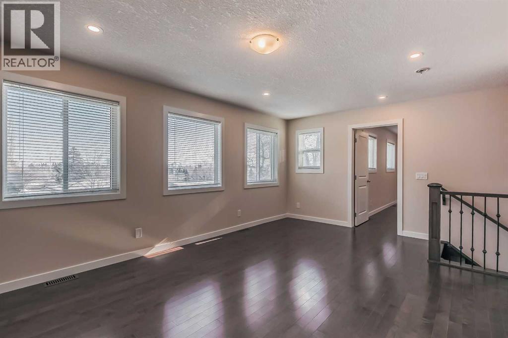 23 Cheltenham Road Nw, Calgary, AB - Indoor Photo Showing Other Room