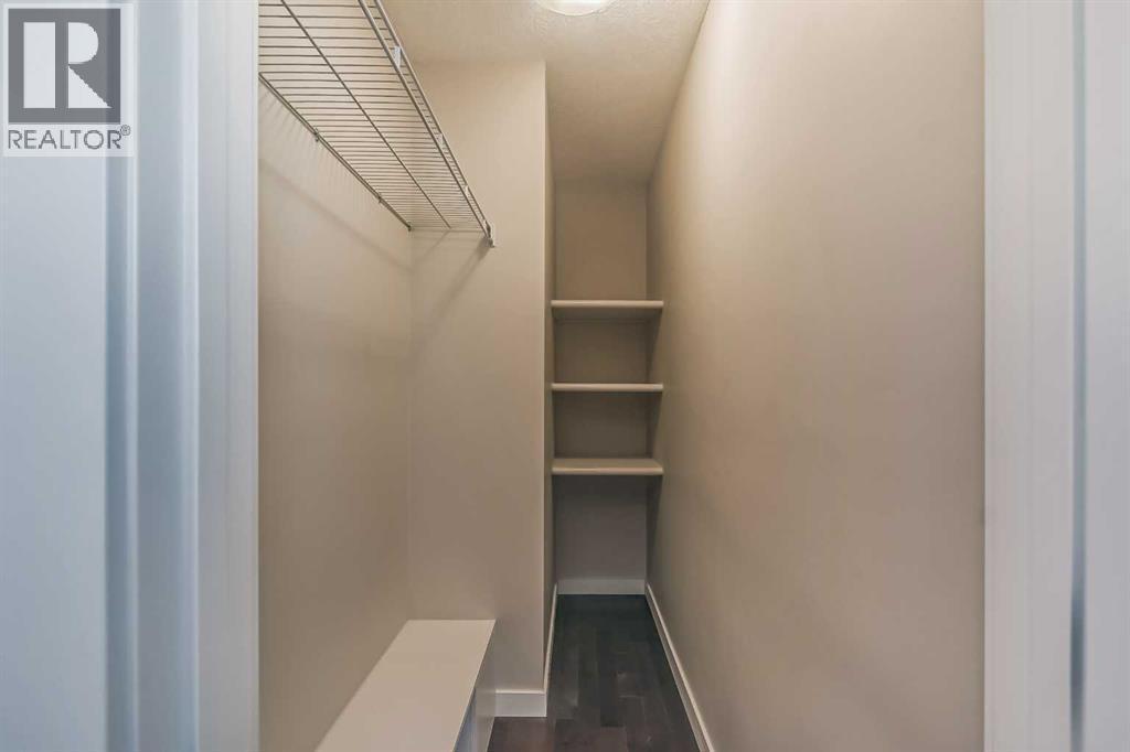 23 Cheltenham Road Nw, Calgary, AB - Indoor