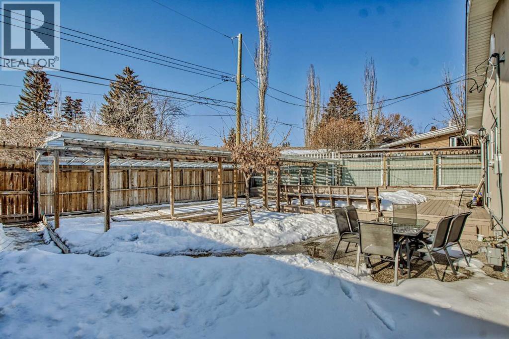 23 Cheltenham Road Nw, Calgary, AB - Outdoor