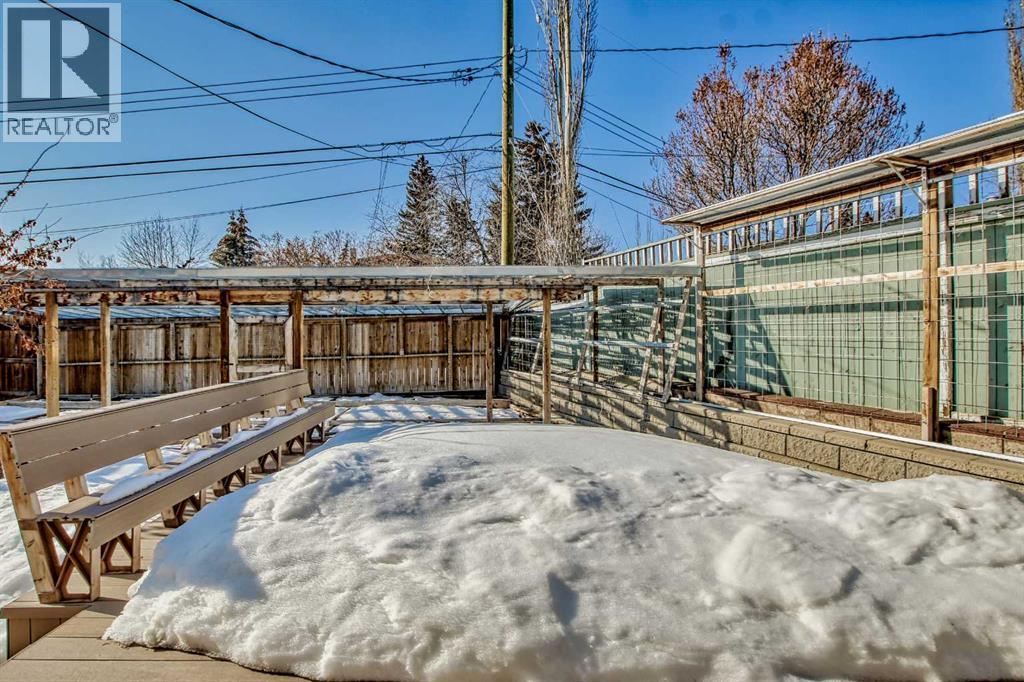 23 Cheltenham Road Nw, Calgary, AB - Outdoor