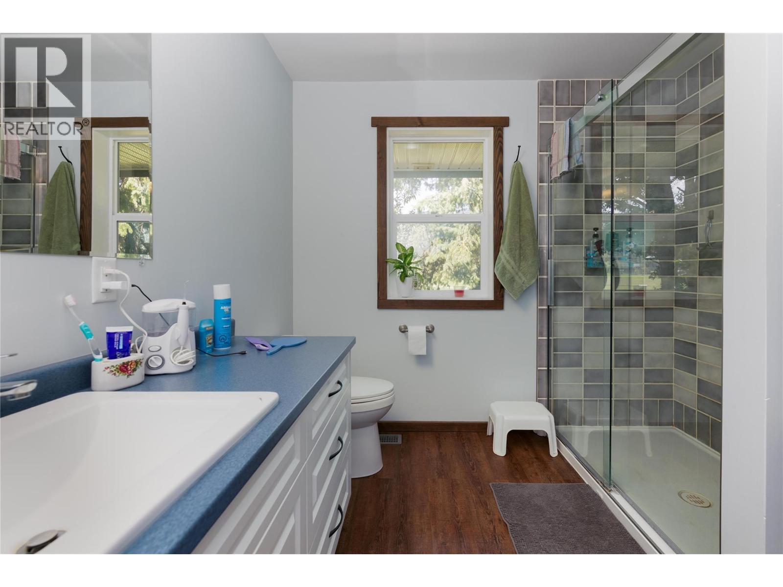 414 Mallory Road, Enderby, BC - Indoor Photo Showing Bathroom