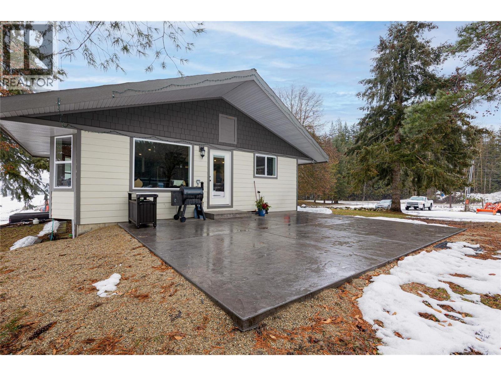 414 Mallory Road, Enderby, BC - Outdoor