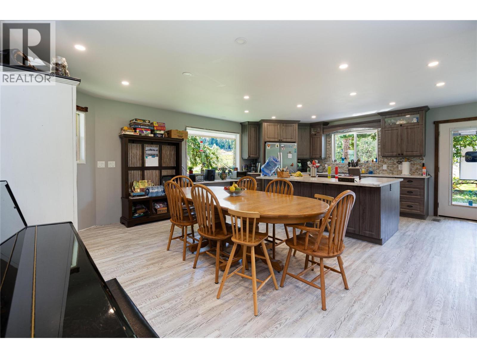 414 Mallory Road, Enderby, BC - Indoor Photo Showing Dining Room