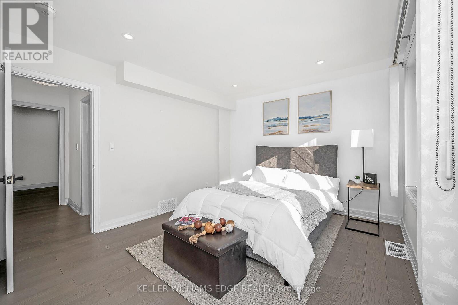 60 West 1St Street, Hamilton, ON - Indoor Photo Showing Bedroom