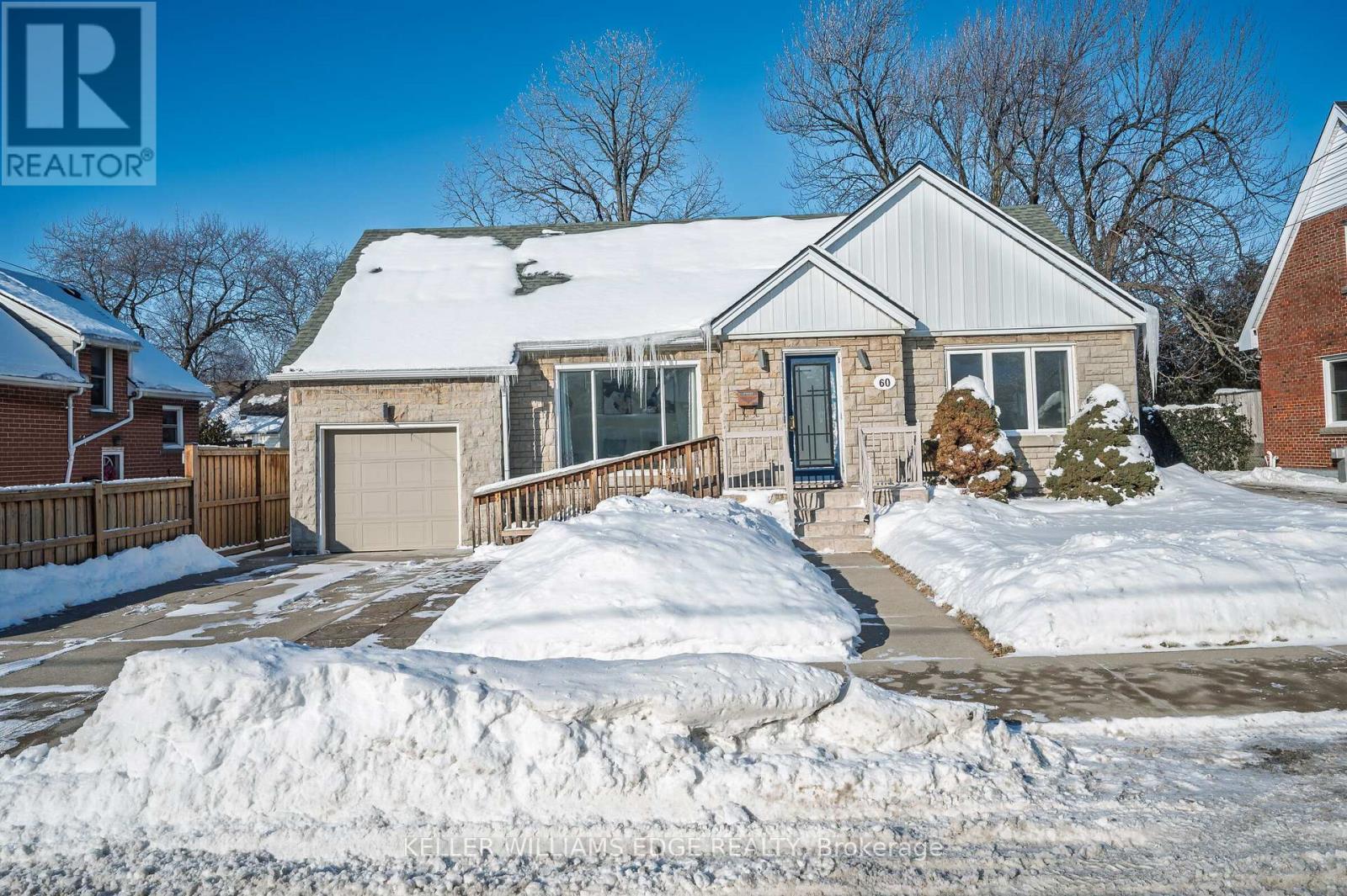 60 West 1St Street, Hamilton, ON - Outdoor