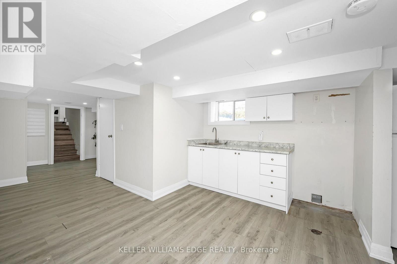 60 West 1St Street, Hamilton, ON - Indoor