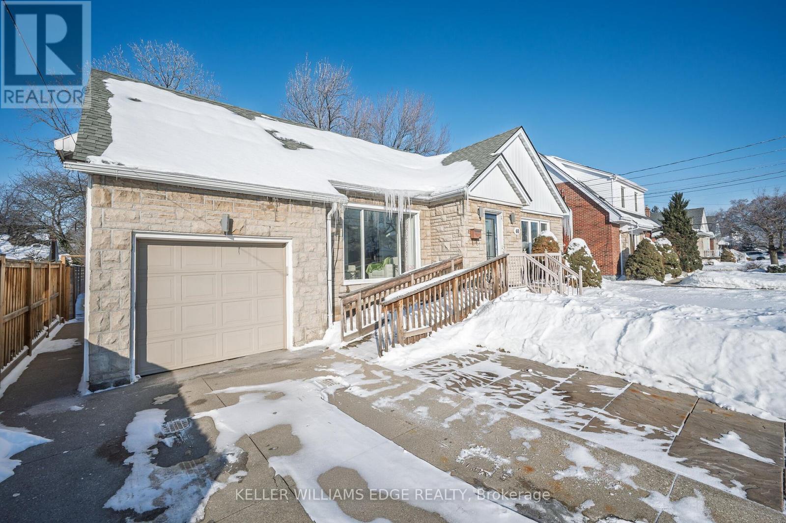 60 West 1St Street, Hamilton, ON - Outdoor