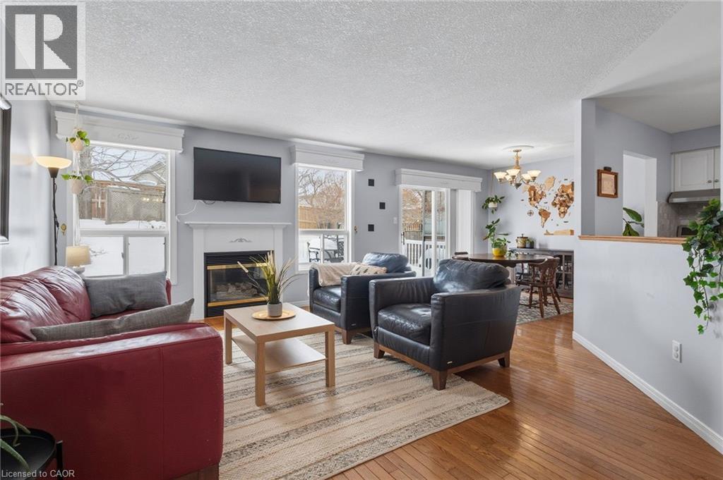 20 Endeavour Drive, Cambridge, ON - Indoor Photo Showing Living Room With Fireplace