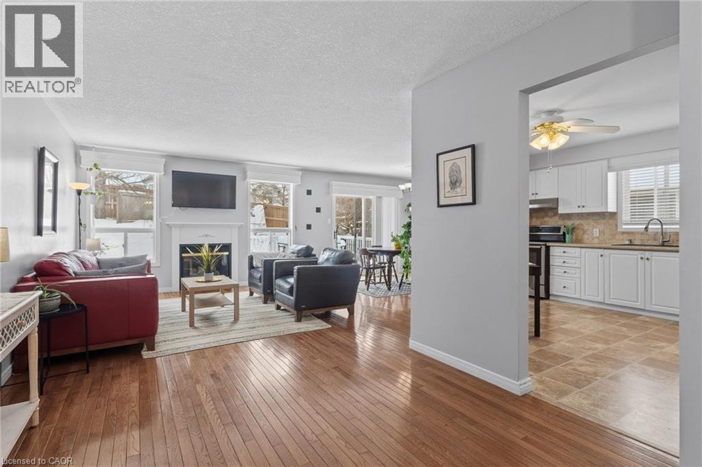 20 Endeavour Drive, Cambridge, ON - Indoor With Fireplace