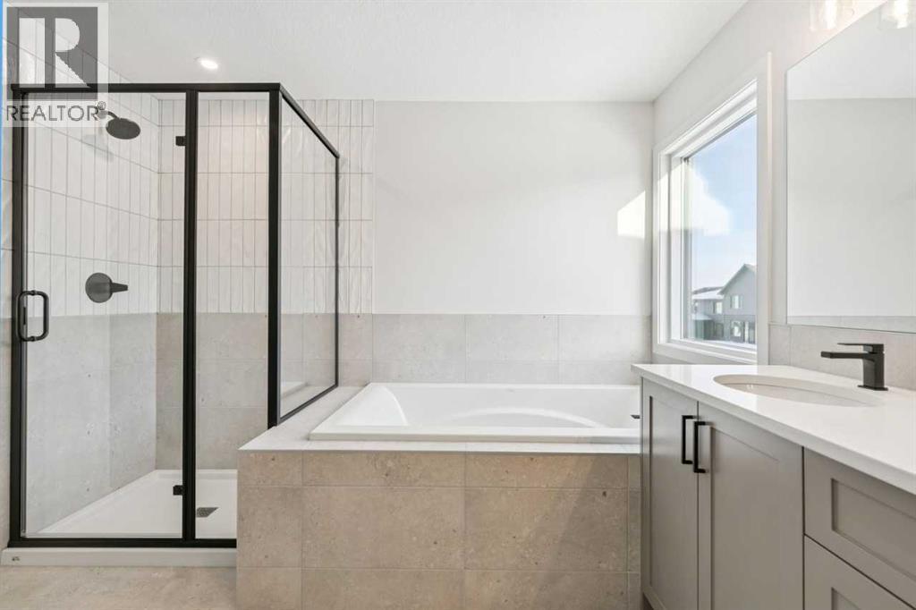 16 Calhoun Rise Ne, Calgary, AB - Indoor Photo Showing Bathroom