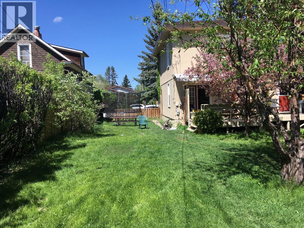 Double lot! - 2125 36 Avenue Sw, Calgary, AB - Outdoor