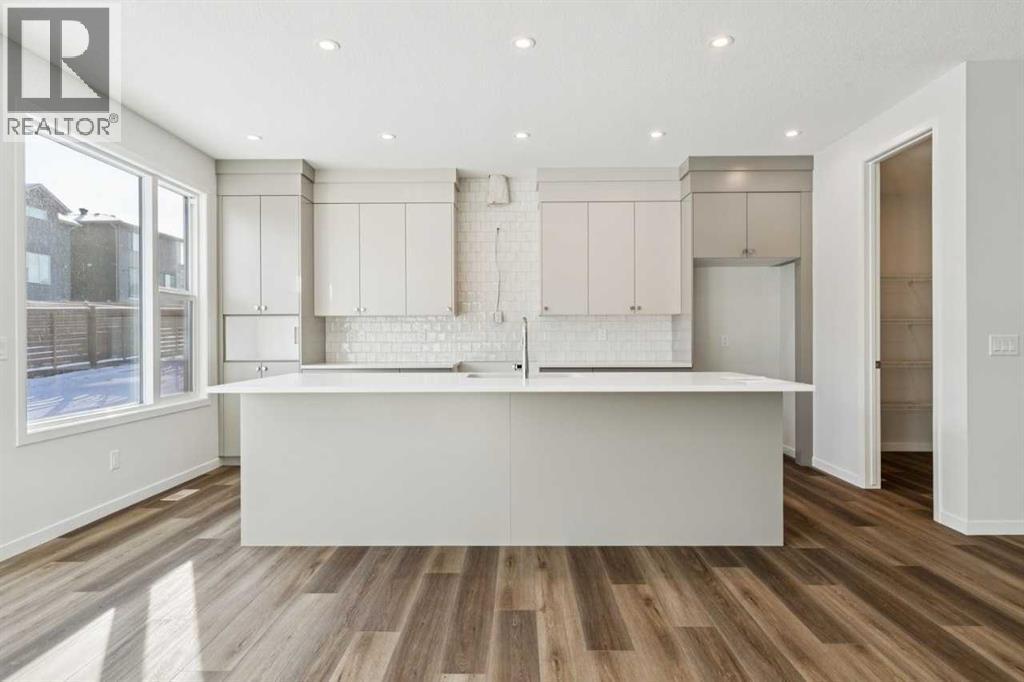 28 Calhoun Rise Ne, Calgary, AB - Indoor Photo Showing Kitchen