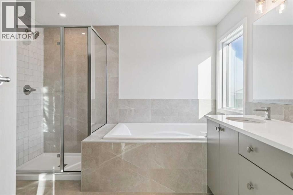 28 Calhoun Rise Ne, Calgary, AB - Indoor Photo Showing Bathroom