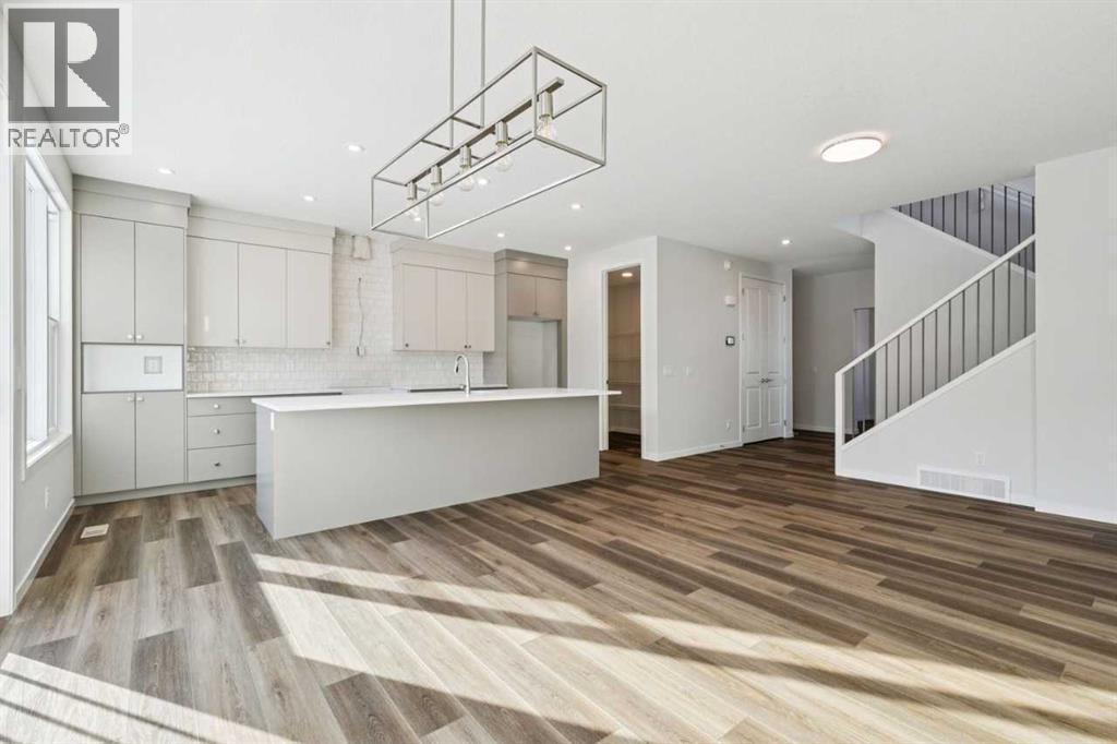 28 Calhoun Rise Ne, Calgary, AB - Indoor Photo Showing Kitchen