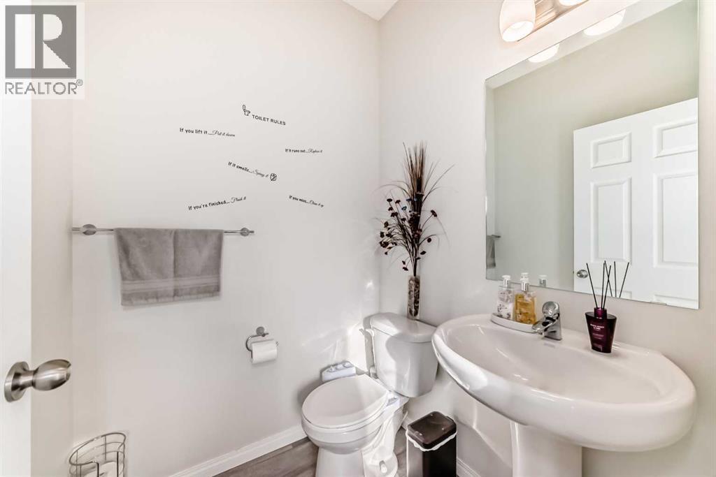 217 Masters Road Se, Calgary, AB - Indoor Photo Showing Bathroom