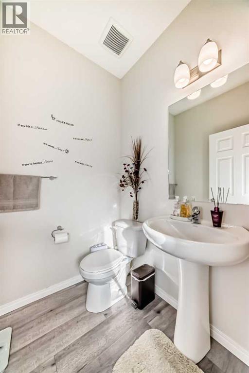 217 Masters Road Se, Calgary, AB - Indoor Photo Showing Bathroom