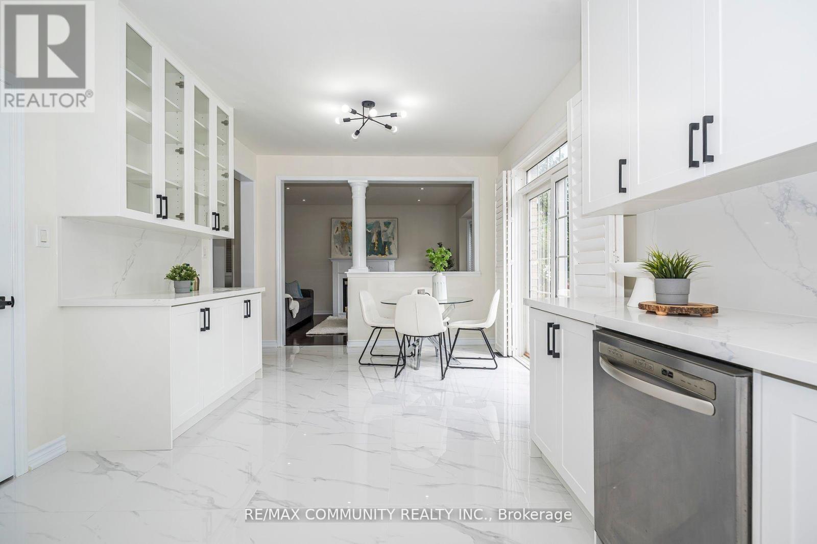 7 Cragg Crescent, Ajax, ON - Indoor Photo Showing Kitchen
