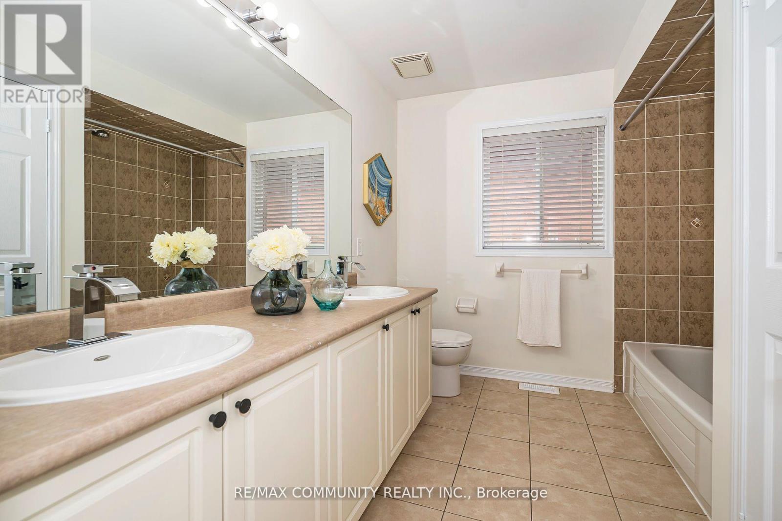 7 Cragg Crescent, Ajax, ON - Indoor Photo Showing Bathroom