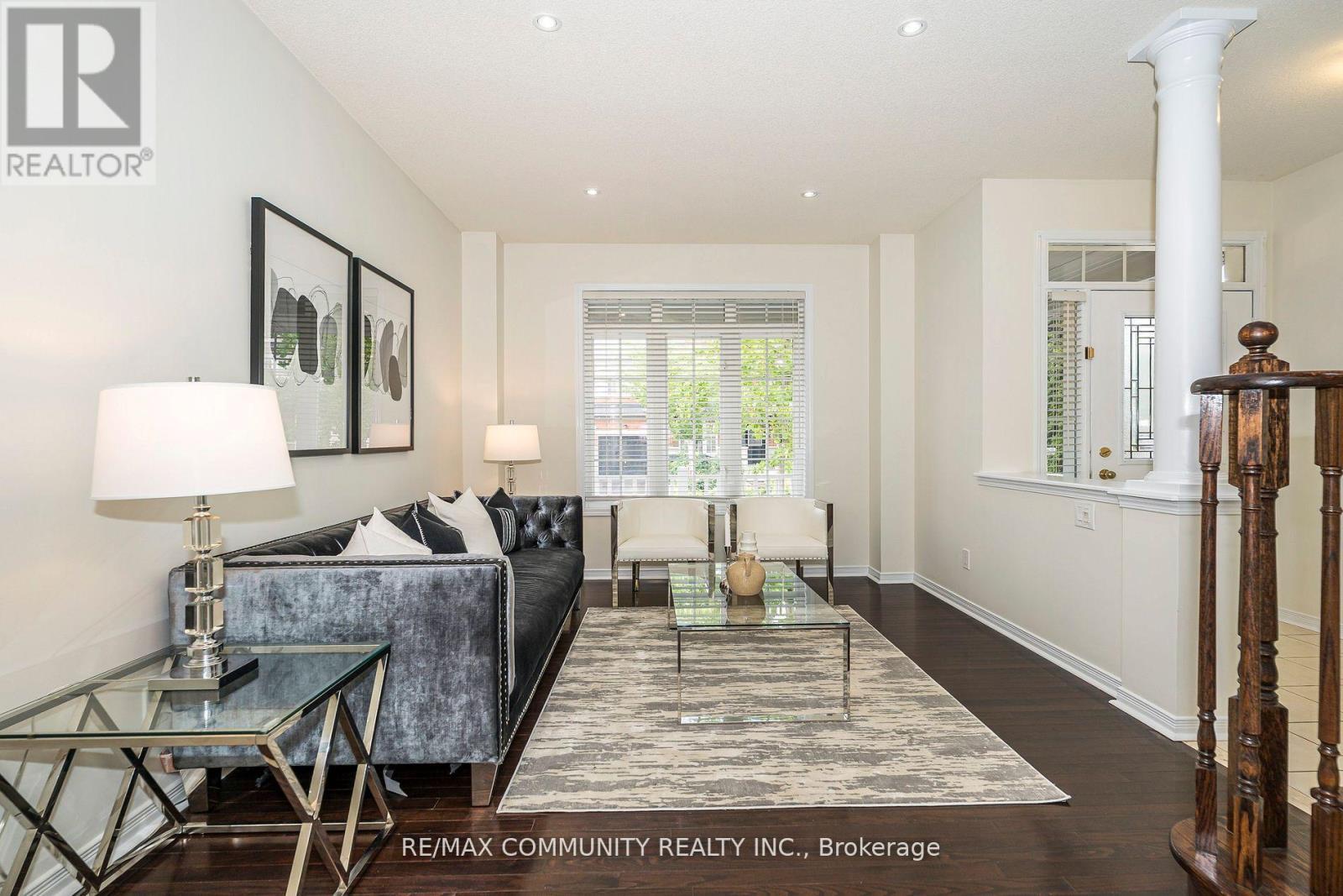 7 Cragg Crescent, Ajax, ON - Indoor Photo Showing Living Room
