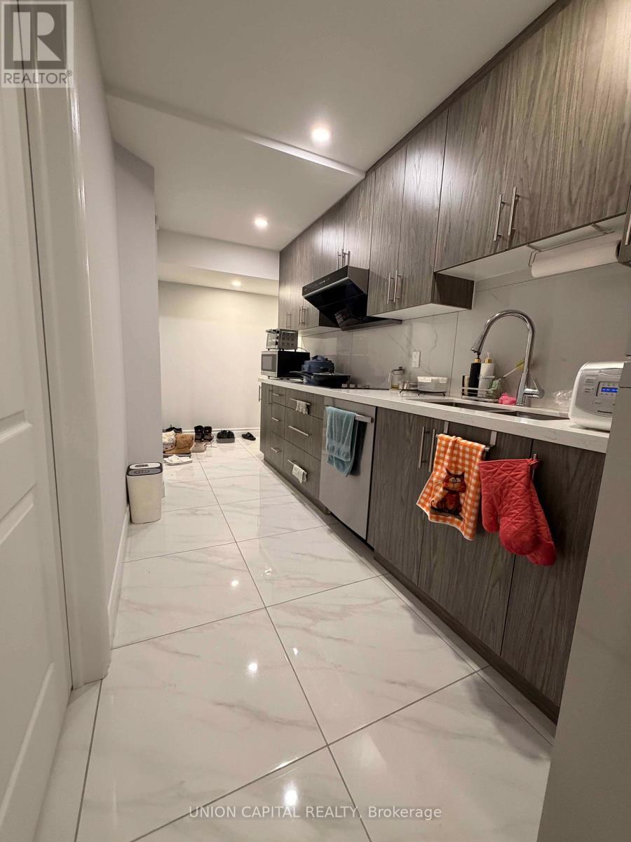 1 Waterleaf Road, Markham, ON - Indoor Photo Showing Other Room