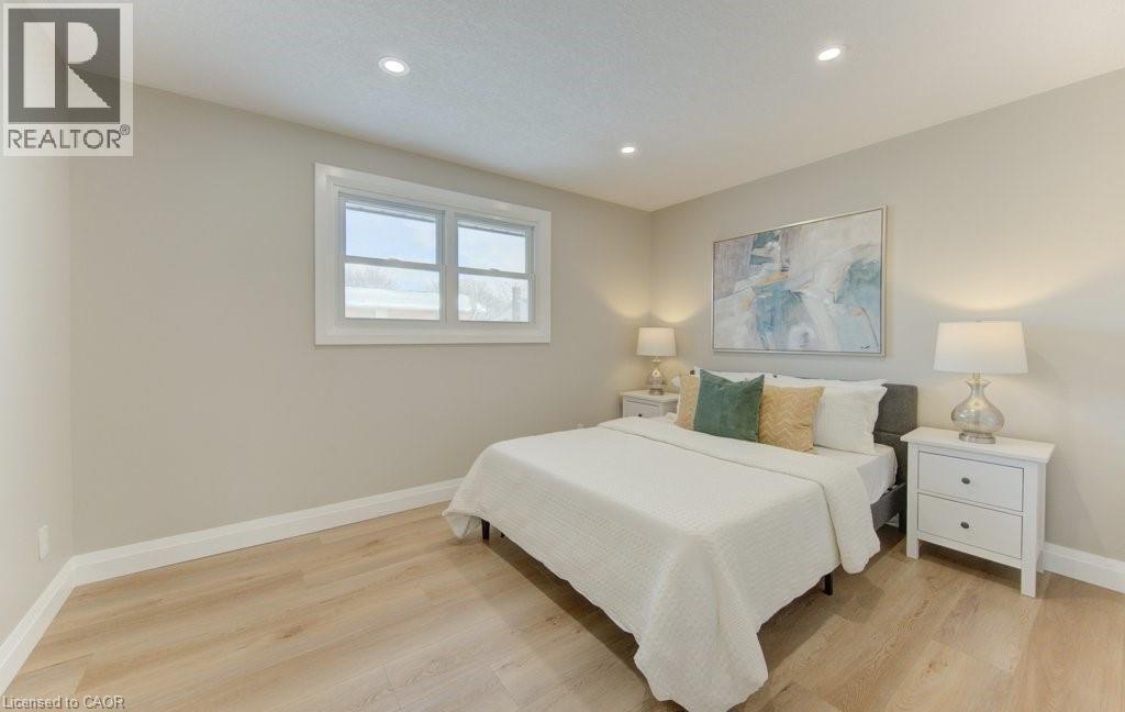 bedroom 1 - 402 Heritage Drive, Kitchener, ON - Indoor Photo Showing Bedroom