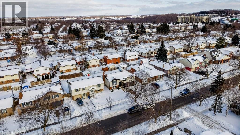 402 Heritage Drive, Kitchener, ON - Outdoor With View