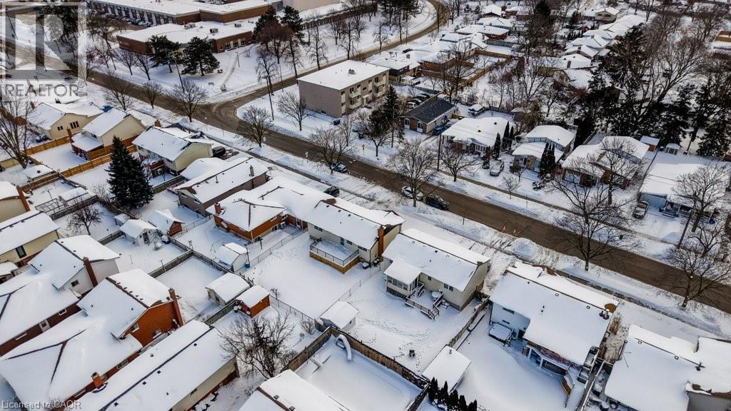 402 Heritage Drive, Kitchener, ON - Outdoor With View