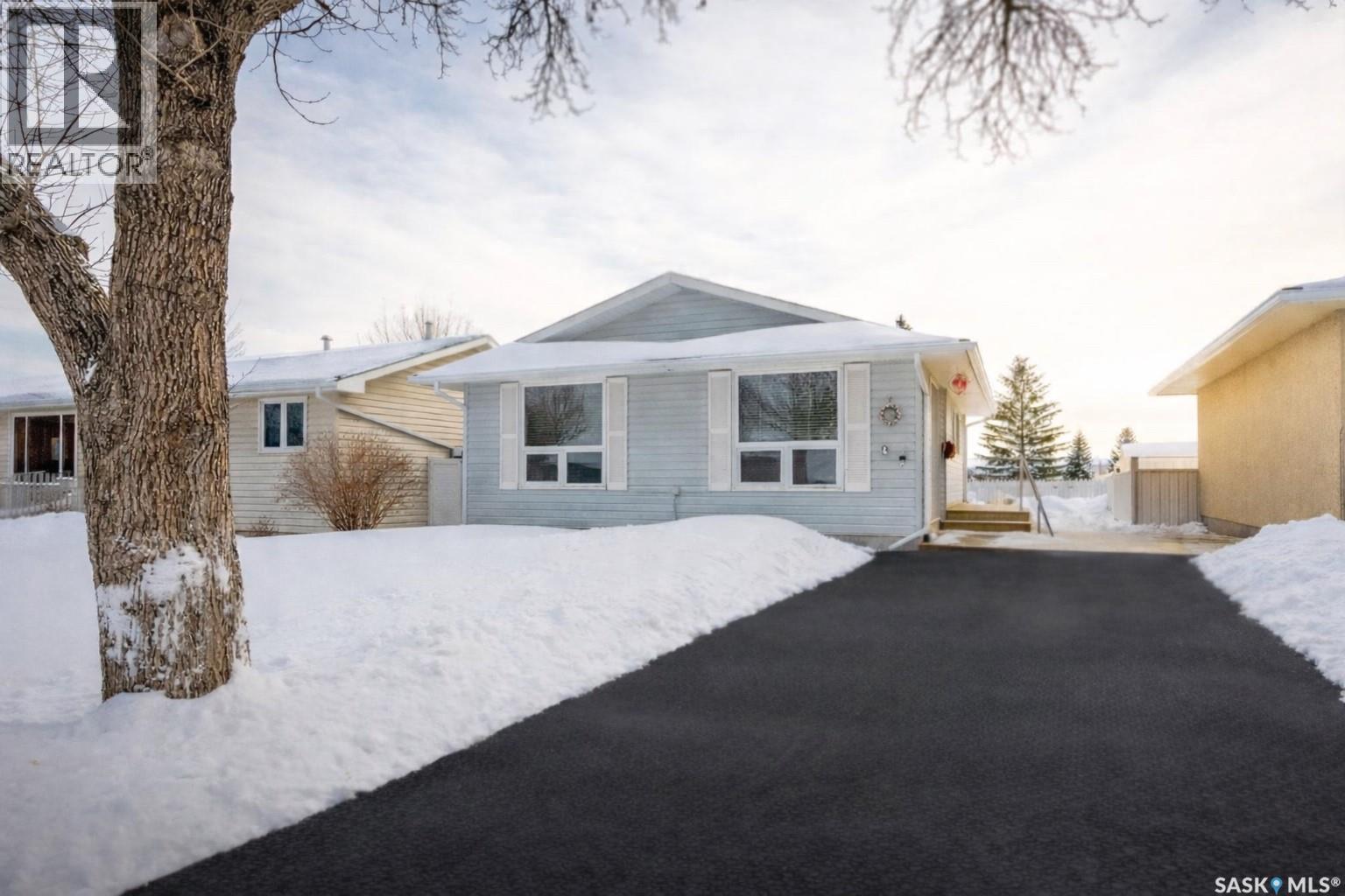 318 Forsyth Crescent, Regina, SK - Outdoor