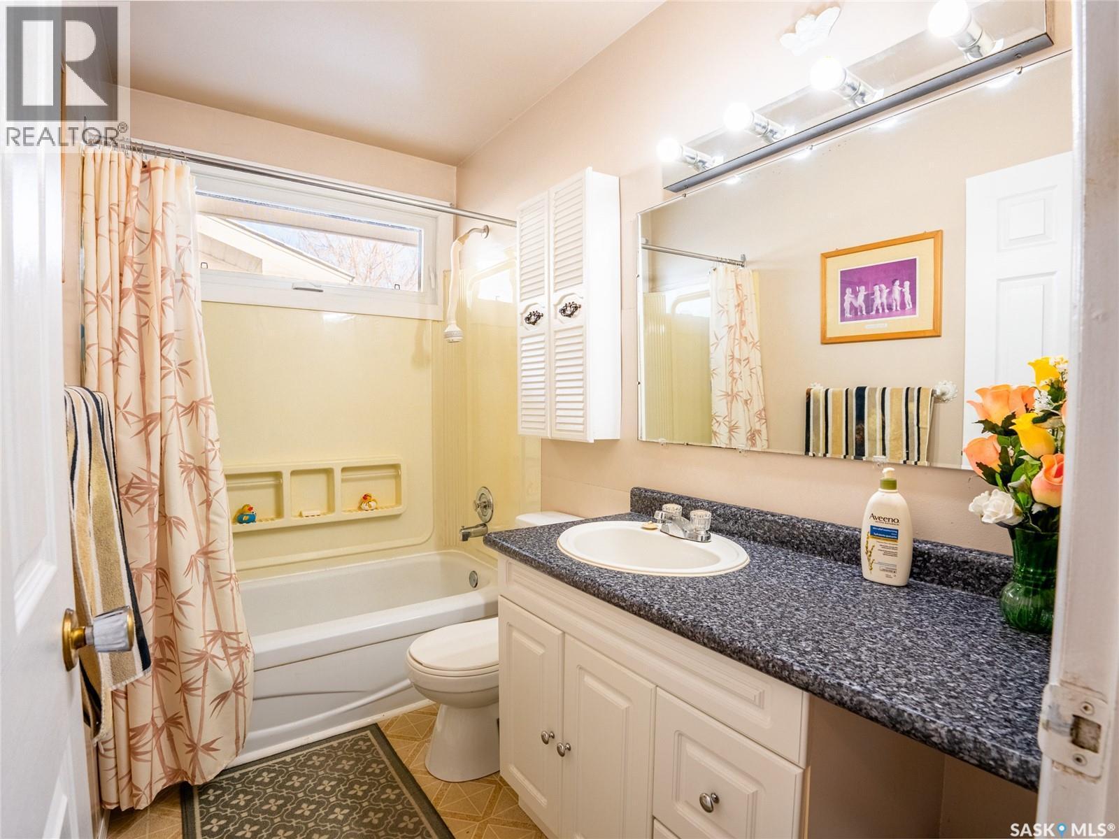 318 Forsyth Crescent, Regina, SK - Indoor Photo Showing Bathroom