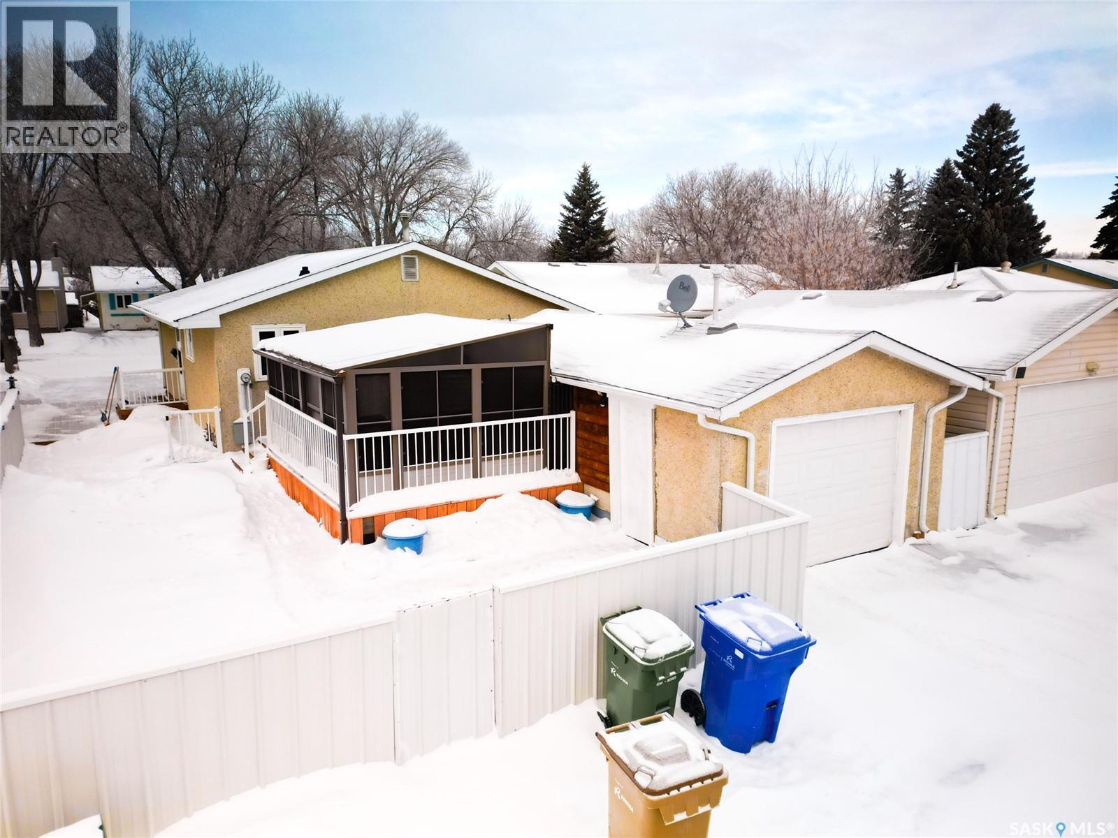 318 Forsyth Crescent, Regina, SK - Outdoor
