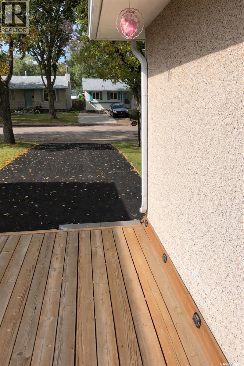 318 Forsyth Crescent, Regina, SK - Outdoor