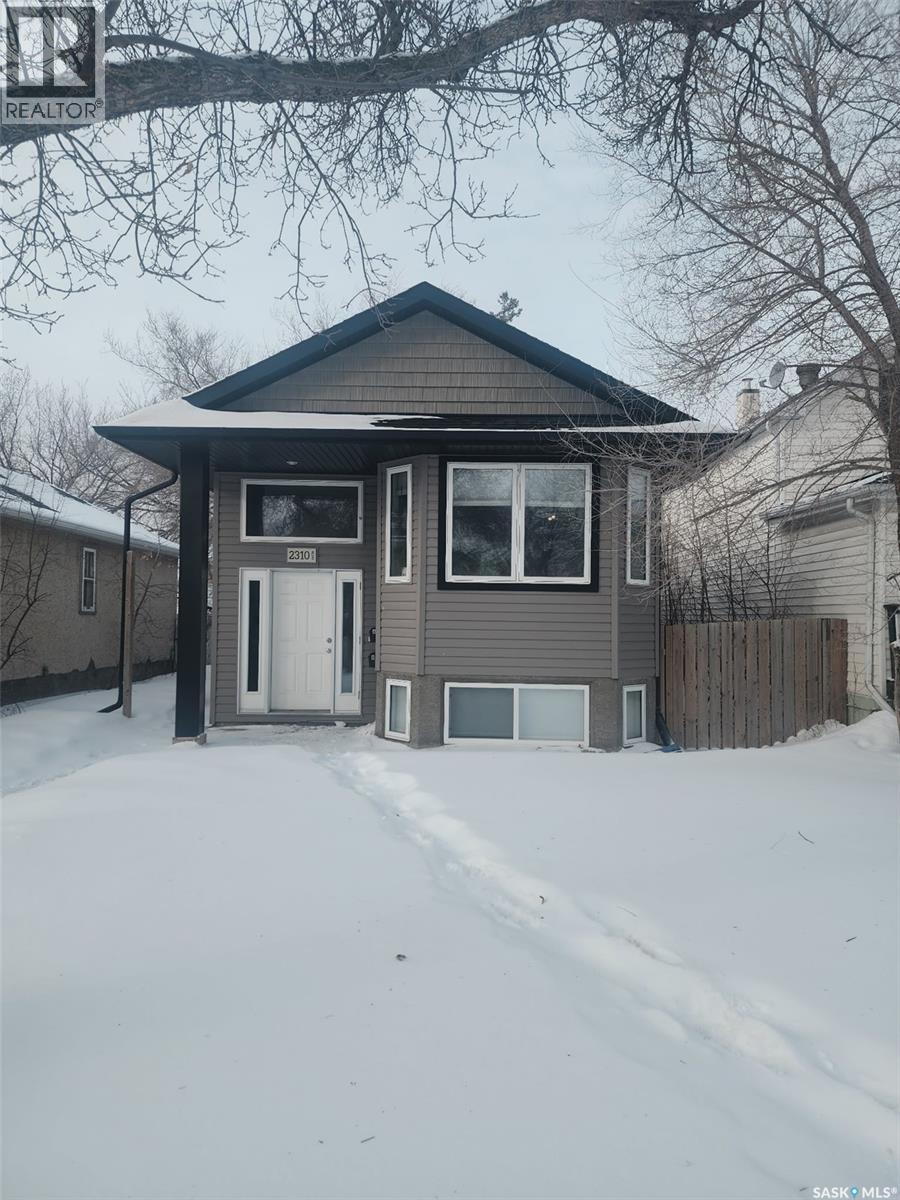 2310 Lindsay Street, Regina, SK - Outdoor
