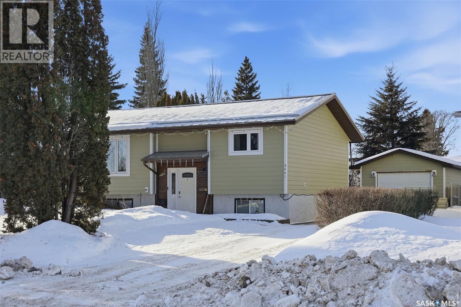 3441 12Th Avenue E, Prince Albert, SK - Outdoor