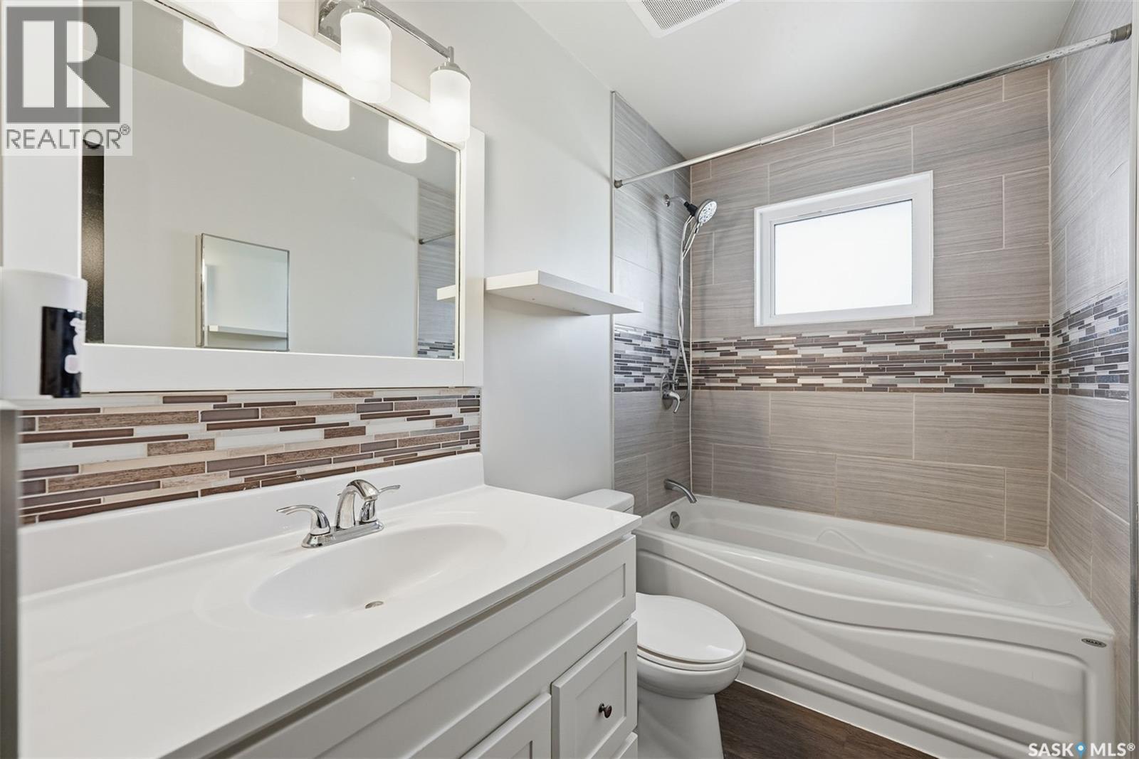 3441 12Th Avenue E, Prince Albert, SK - Indoor Photo Showing Bathroom