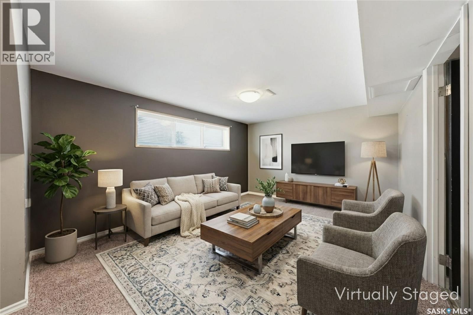 3441 12Th Avenue E, Prince Albert, SK - Indoor Photo Showing Living Room